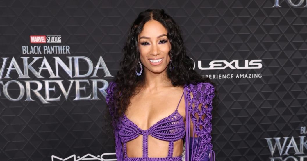 sasha-banks-appear-pro-wrestling-event.jpg