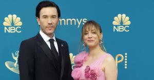 ‘Big Bang Theory’ Star Kaley Cuoco Engaged to ‘Ozark’ Actor Tom Pelphrey