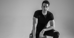 Russell Dickerson Talks Leaning Into ‘The 1975 Vibes’ on ‘Dynamic’ New Album, Importance of Song Flow (Exclusive)