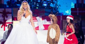 Mariah Carey’s Daughter Joins Her On Stage During Holiday Concert for Duet