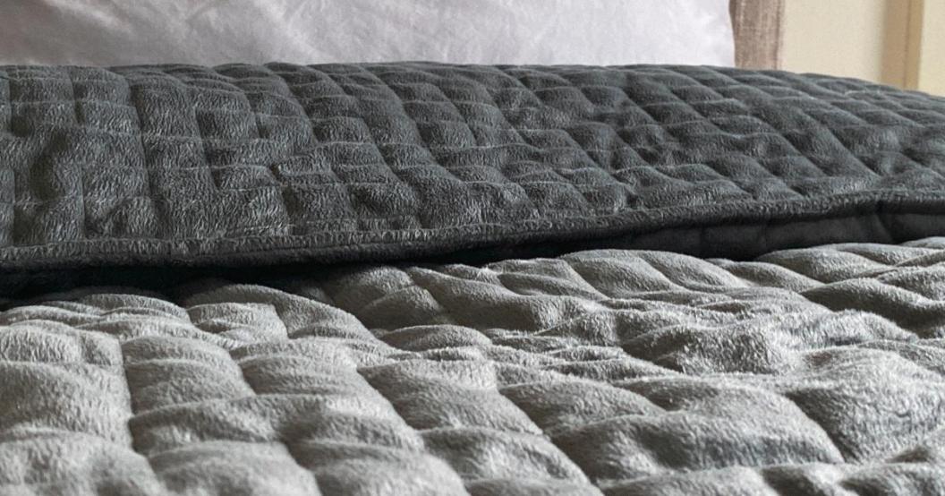 weighted-blanket-getty-images.jpg