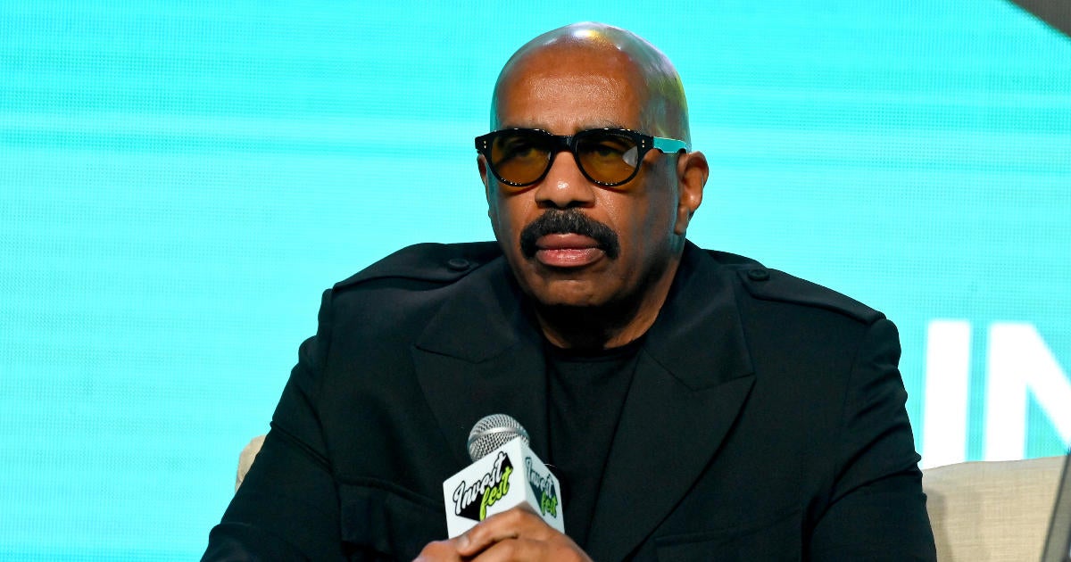 'SNL' Makes Joke About Steve Harvey and Diddy's Parties - PopCulture.com