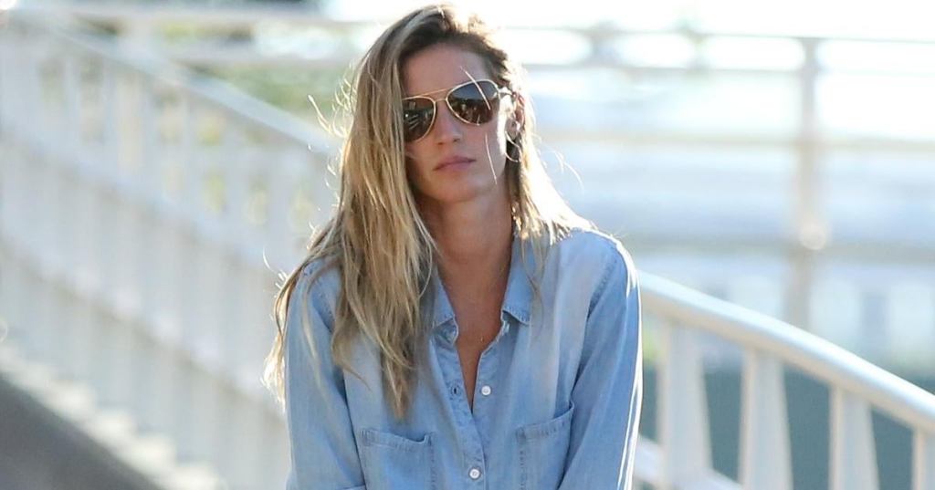 gisele-bundchen-stuns-first-red-carpet-tom-brady-divorce.jpg