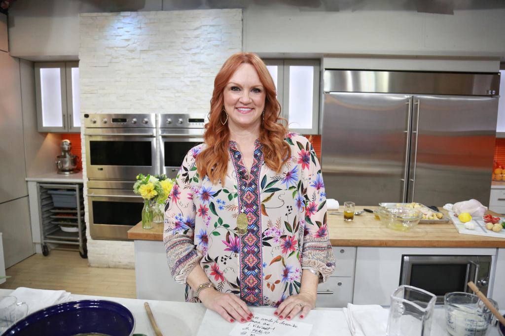 ree-drummond-walmart-baking.jpg