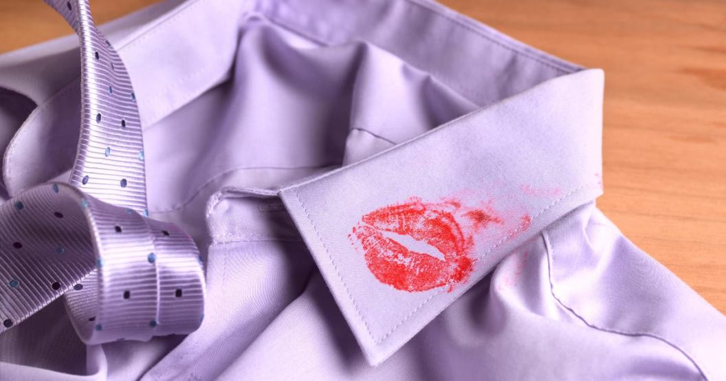 lipstick-on-a-shirt-collar.jpg