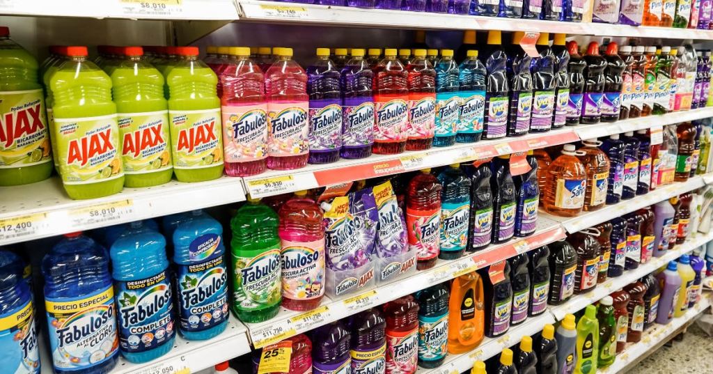 cleaning-supplies-fabuloso.jpg