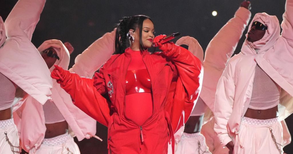 rihanna-super-bowl-lvii-halftime-show.jpg