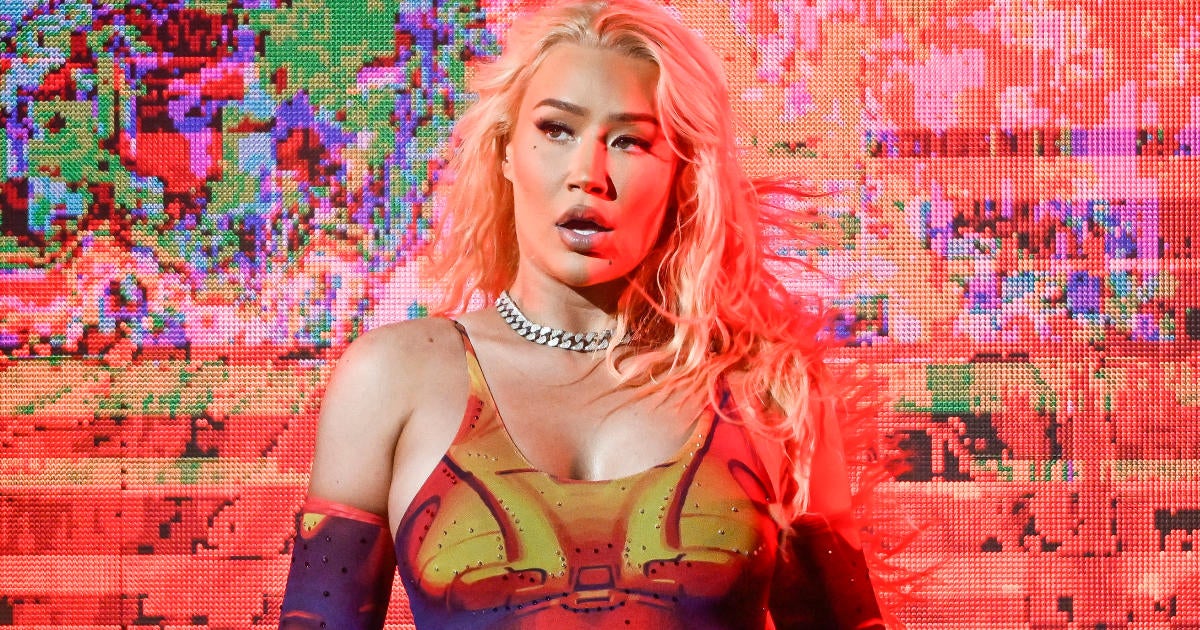 Iggy Azalea Snaps at Troll Over Past OnlyFans Comment - PopCulture.com