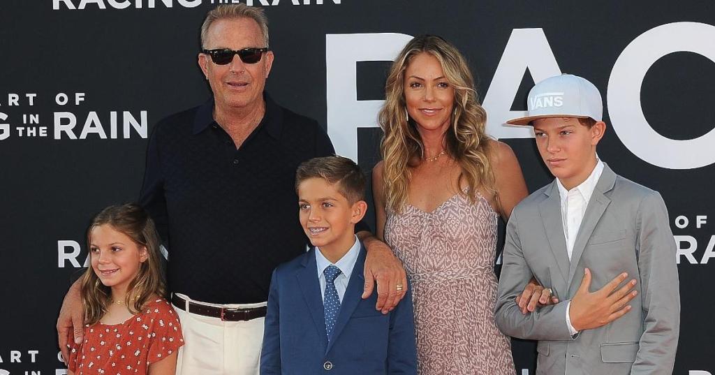 kevin-costner-family-getty-images.jpg