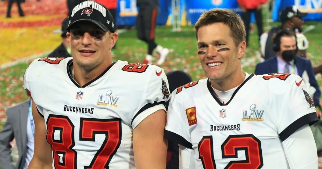 rob-gronkowski-reacts-tom-brady-thirst-trap-photo.jpg