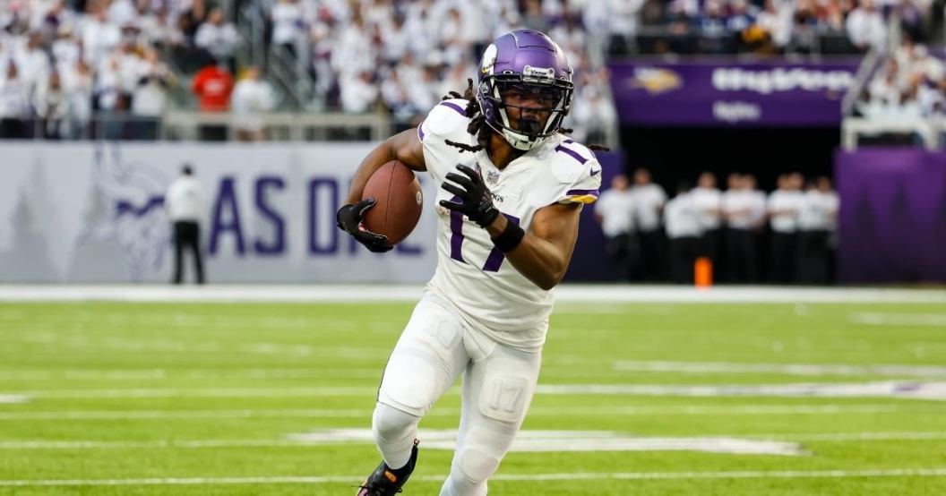 minnesota-vikings-kj-osborn-saves-man-burning-car.jpg