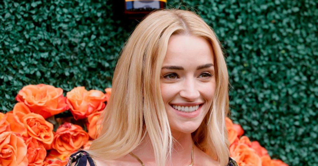 ginny-and-georgia-brianne-howey.jpg