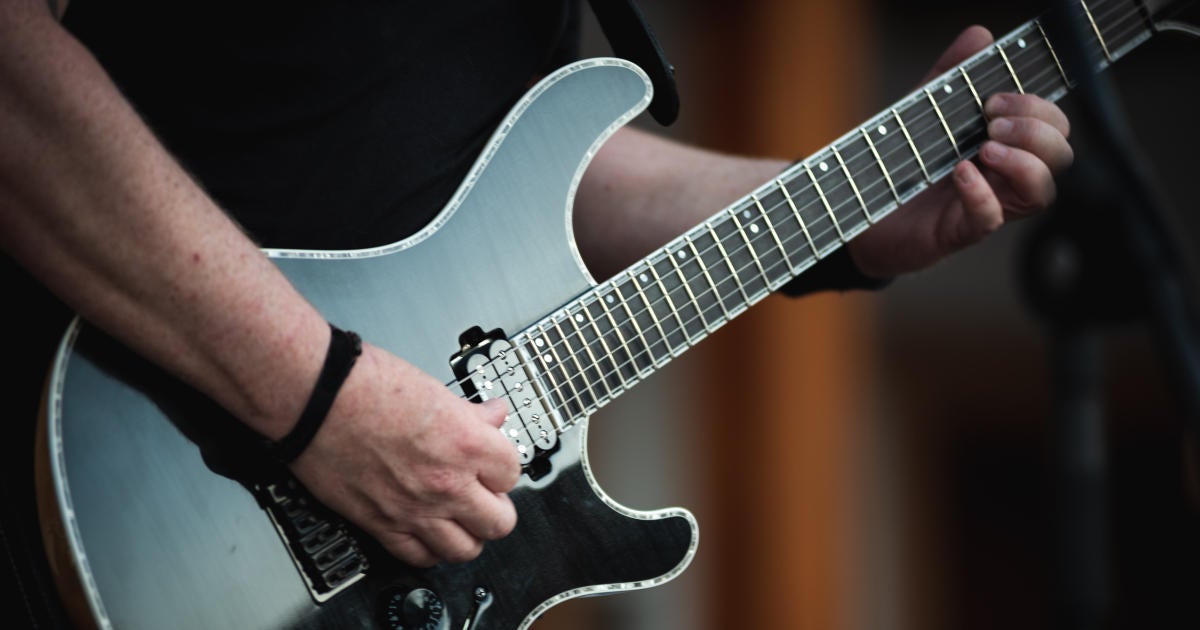 ‘Pain’ and ‘Numbness’ Spark Cancellation of Guitarist’s Concerts