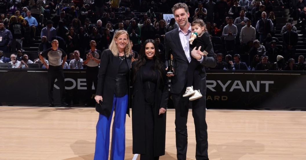 vanessa-bryant-lakers-arena-first-time-kobe-memorial.jpg
