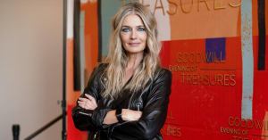 What Paulina Porizkova Looks Like Without Makeup and Filters