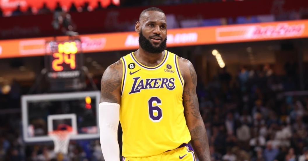 lebron-james-twitter-blue-check-mark-twitter-not-paying.jpg