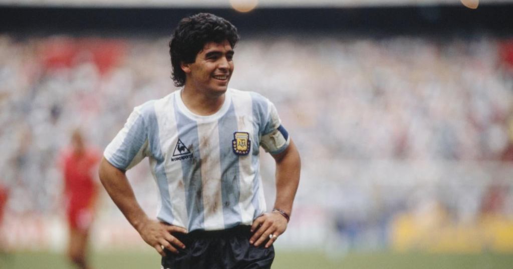 diego-maradona-medical-team-stand-trail.jpg