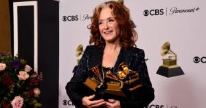 Bonnie Raitt Undergoing Surgery to Address ‘Medical Situation’