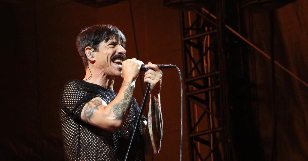 red-hot-chili-peppers-anthony-kiedis.jpg