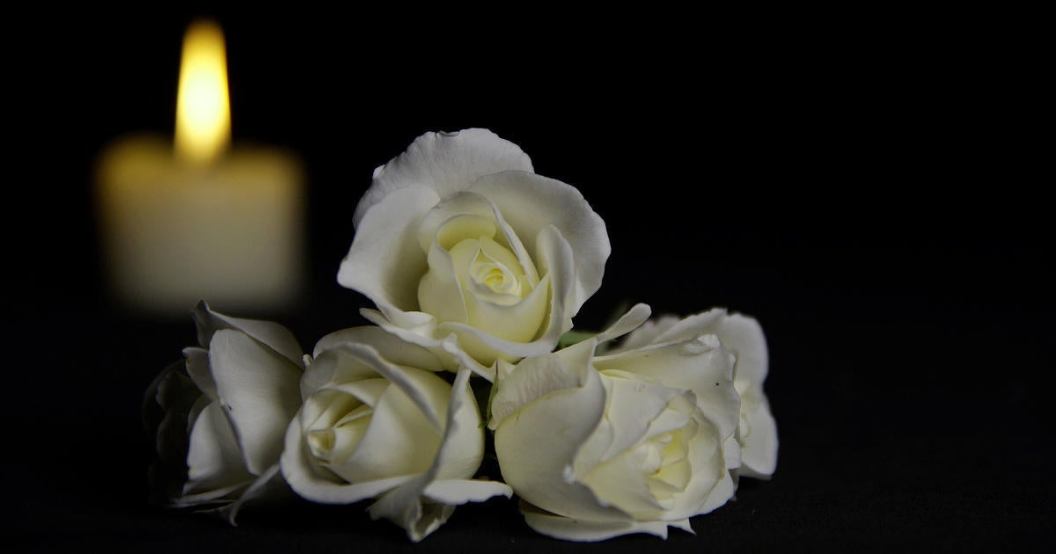 white-flowers-candle-memorial.jpg