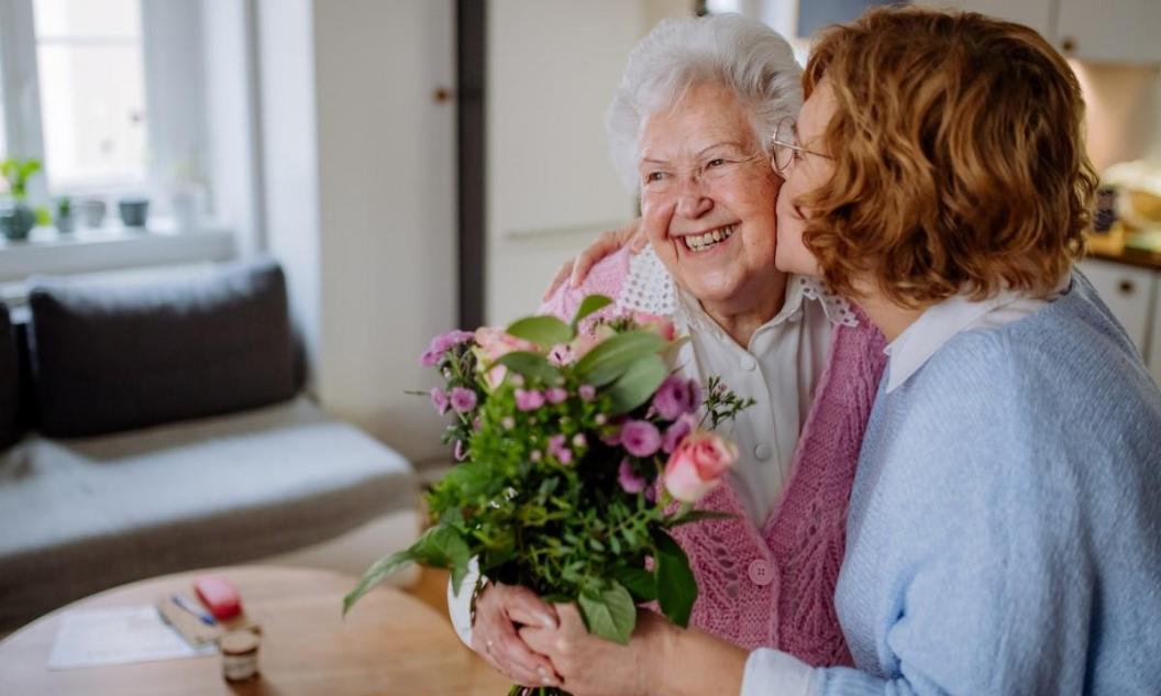 gettyimages-1372701778-last-minute-flowers-mothers-day.jpg
