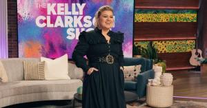 Kelly Clarkson Says She’s ‘Lost, Alone, A Lot’ After Unexplained Absence From Talk Show