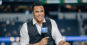 Tony Gonzalez Talks Working on Prime Video’s ‘Thursday Night Football’ (Exclusive)