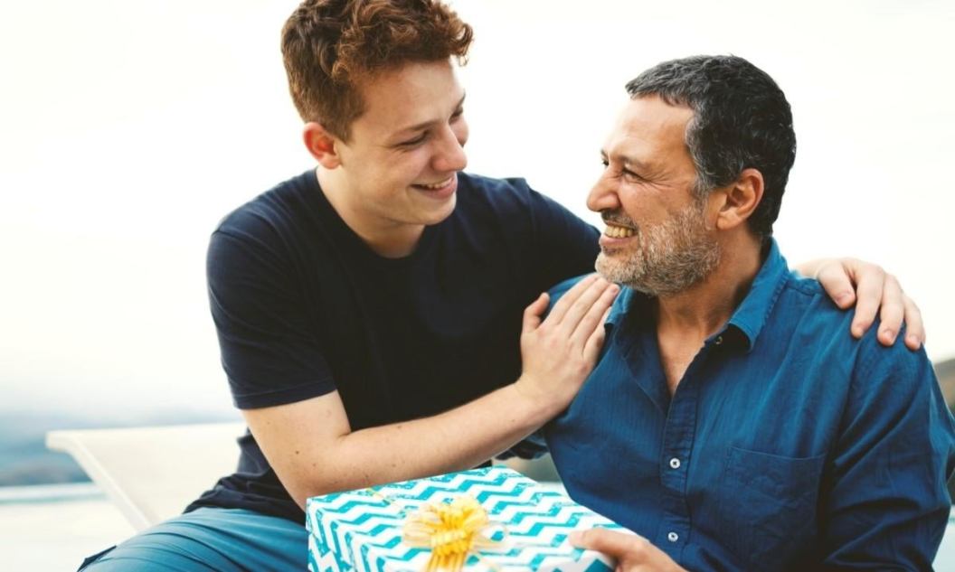 gettyimages-1166806092-fathers-day-gift.jpg