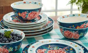 The Pioneer Woman Stoneware Collection at Walmart Is Breathtaking (and Affordable)