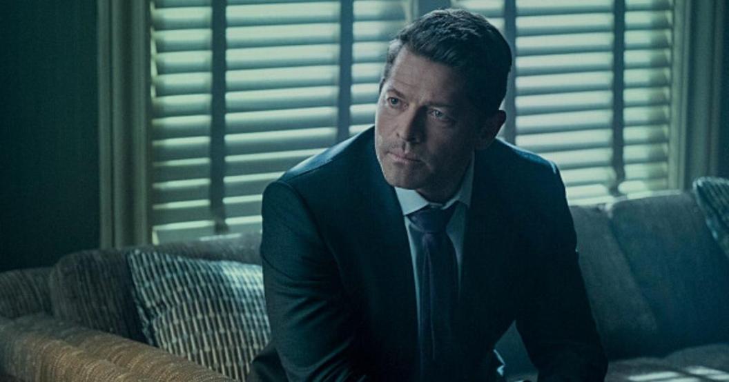 misha-collins-harvey-dent-gotham-knights-the-cw.jpg