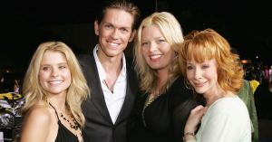 Reba McEntire’s Former ‘Reba’ Co-Star Says What Songstress Is Like Off-Screen