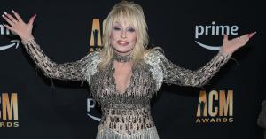 Wilco Singer Jeff Tweedy Says Dolly Parton Shouldn’t Have Written ‘I Will Always Love You’