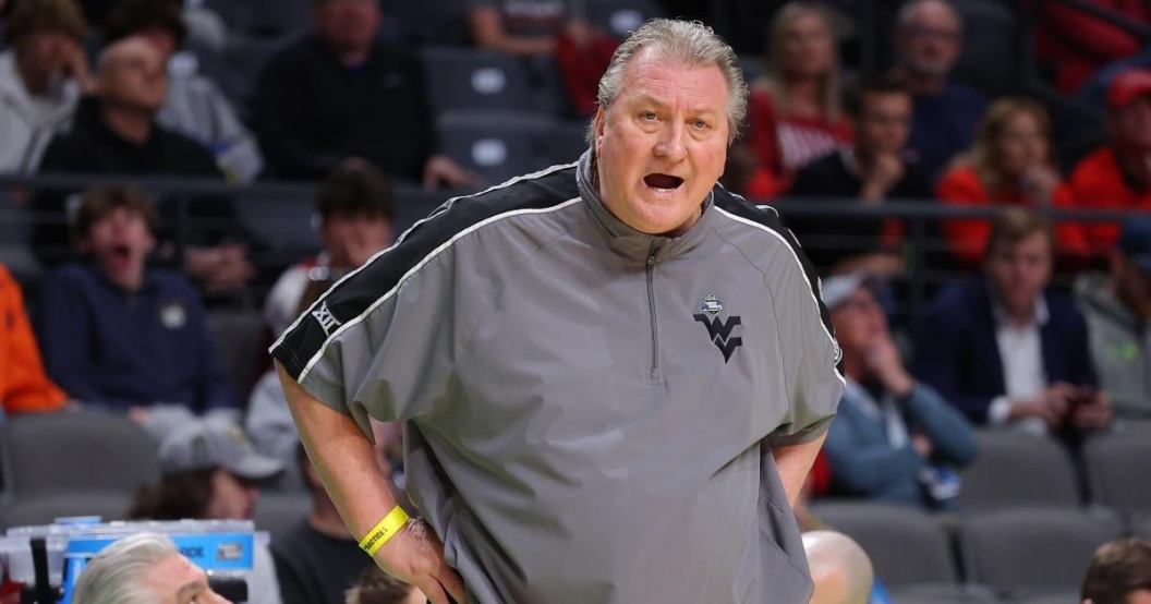 bob-huggins-resigns-west-virginia-arrest.jpg