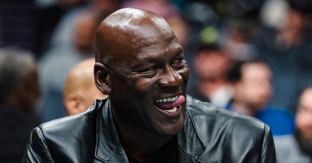michael-jordan-sells-majority-stake-hornets.jpg