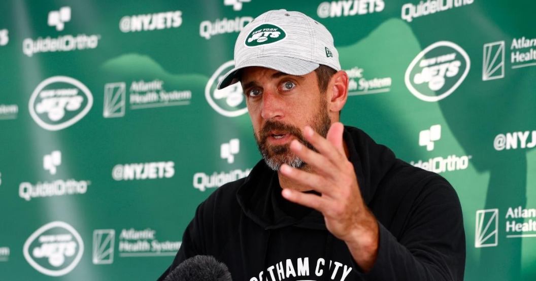 aaron-rodgers-pay-cut-new-york-jets.jpg