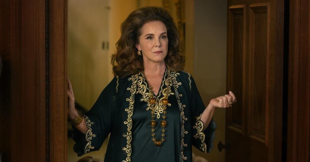 minx-season-2-elizabeth-perkins.jpg