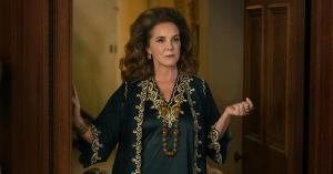 ‘Minx’ Season 2 Star Elizabeth Perkins on Why She Joined Starz Series (Exclusive)