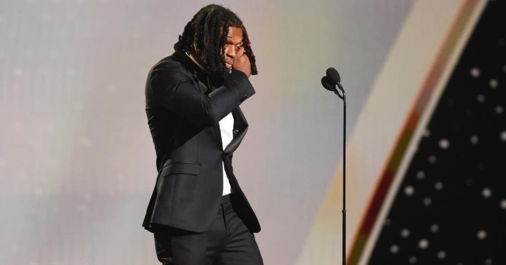 damar-hamlin-breaks-down-tears-espys.jpg