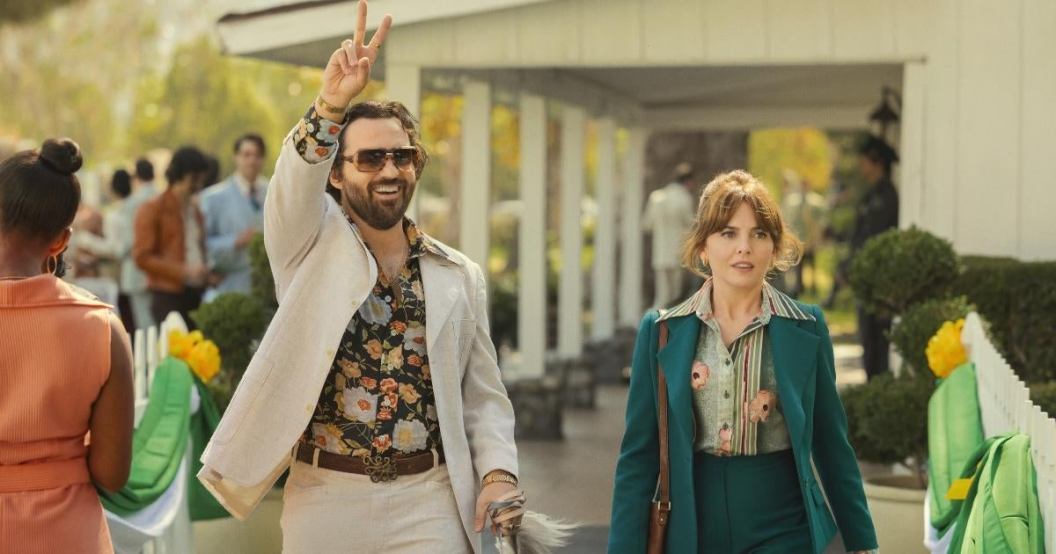 minx-season-2-jake-johnson-ophelia-lovibond.jpg