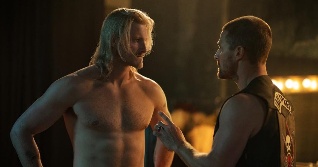 heels-stephen-amell-alexander-ludwig-season-2-deeper.jpg