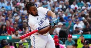 Vladimir Guerrero Jr. Hits Kid in the Head During Home Run Derby