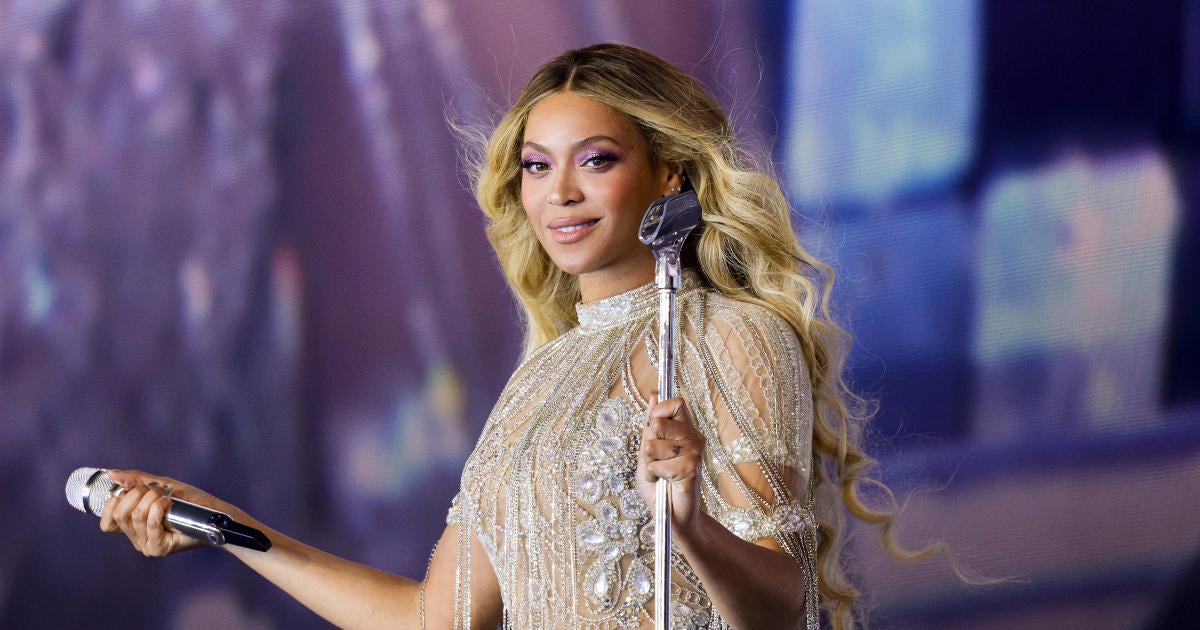 Beyoncé to Perform Halftime Show for Netflix's First NFL Game ...