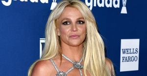 Britney Spears Spotted With Bandage on Her Arm and Cut on Her Leg After Dancing With Knives