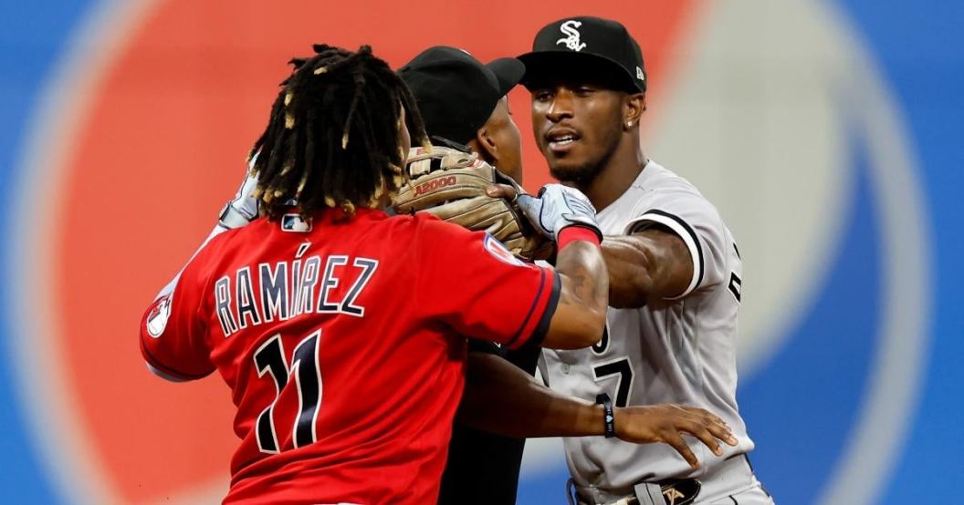 jose-ramirez-tim-anderson-trade-punches-brawl.jpg