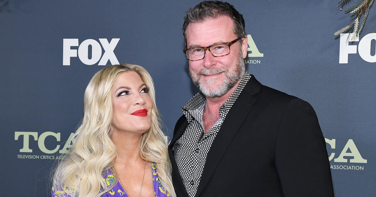 Dean McDermott Holds Hands With New Woman Amid Tori Spelling Split