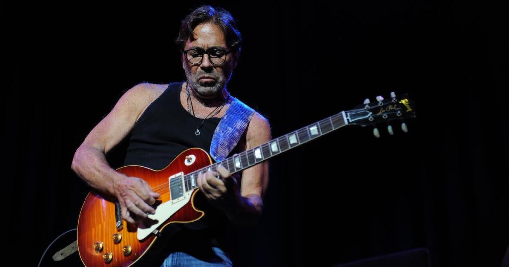 ENTERTAINMENT: APR 23 Al Di Meola