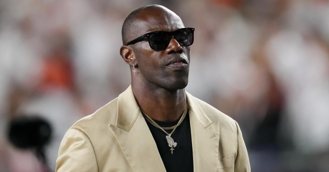 terrell-owens-hit-by-car-basketball-game.jpg