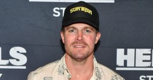 ‘Arrow’ Star Stephen Amell Asks for Help After Friend Goes Missing