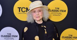 Piper Laurie, Oscar-Nominated ‘Carrie’ Star, Dead at 91