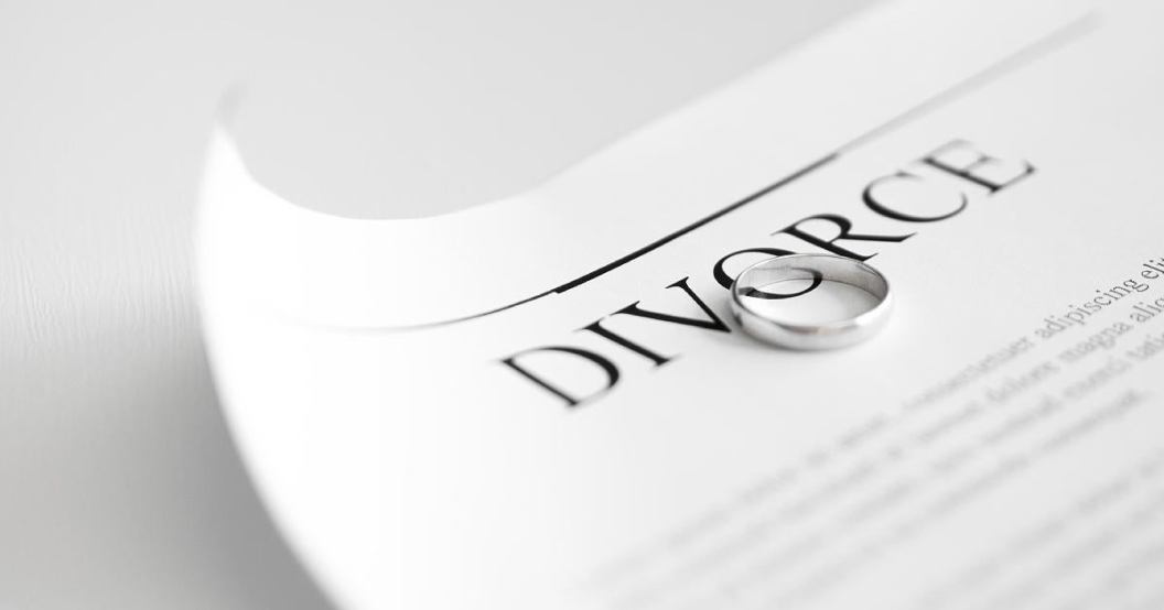 divorce-contract-with-rings.jpg